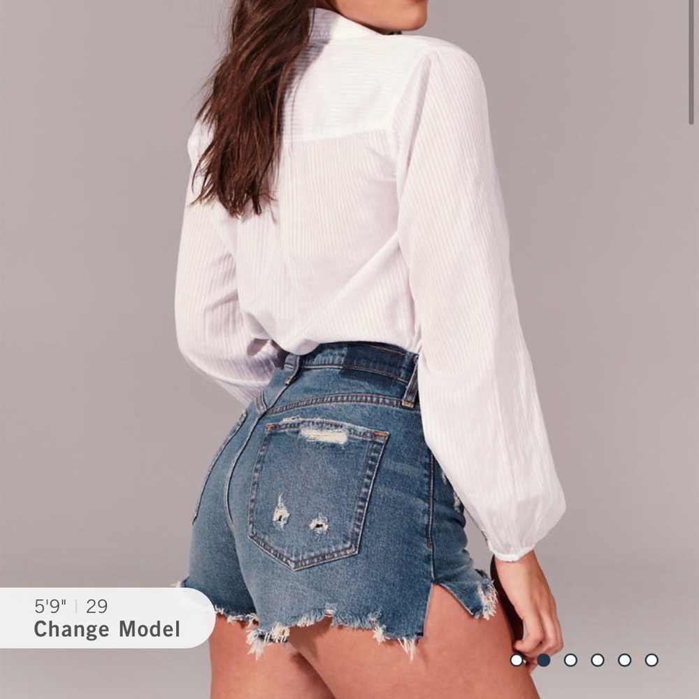 High Rise Mom Short- distressed